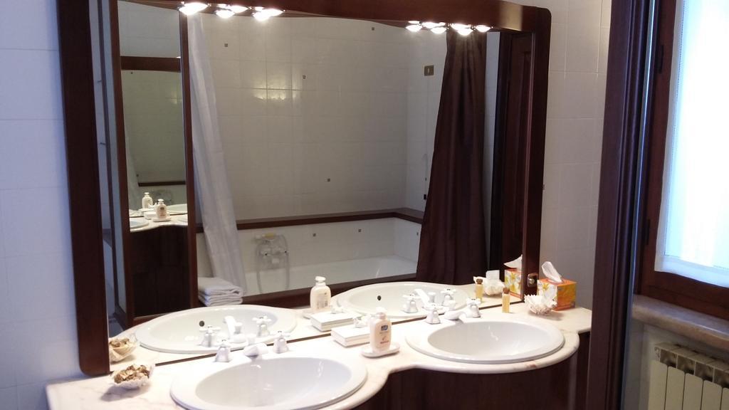 B&B Villafiorita Сан-Джорджо-ди-Мантова Номер фото